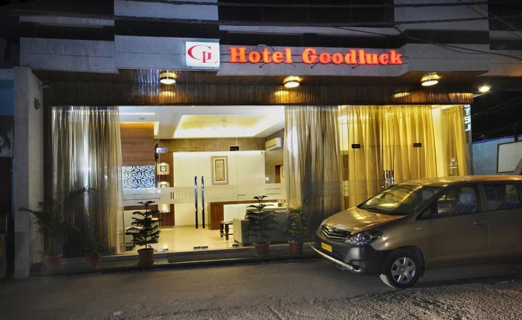 Airport Hotel Goodluck New Delhi Exterior photo